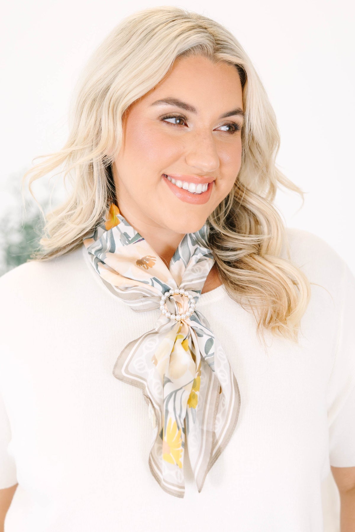 Ivory Glow Scarf Ring, White